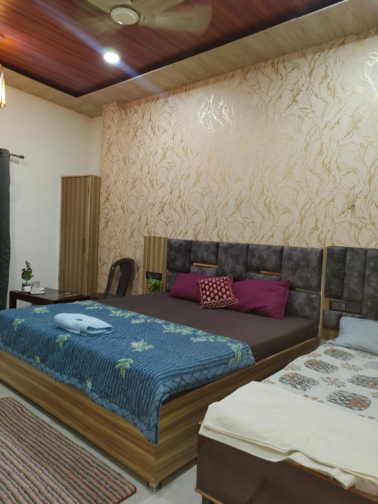 Banarasiya Stay Walking Distance To Banaras Railway Station Bénarès Extérieur photo