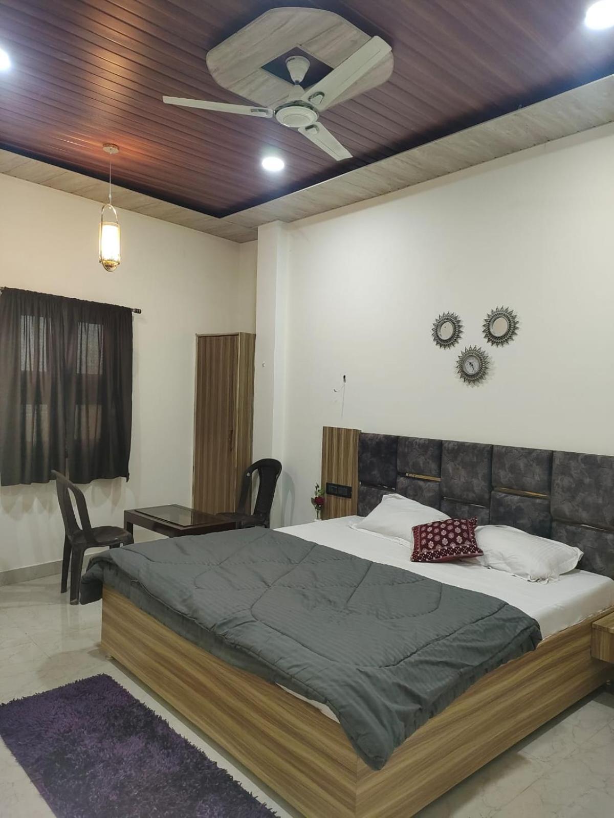 Banarasiya Stay Walking Distance To Banaras Railway Station Bénarès Chambre photo